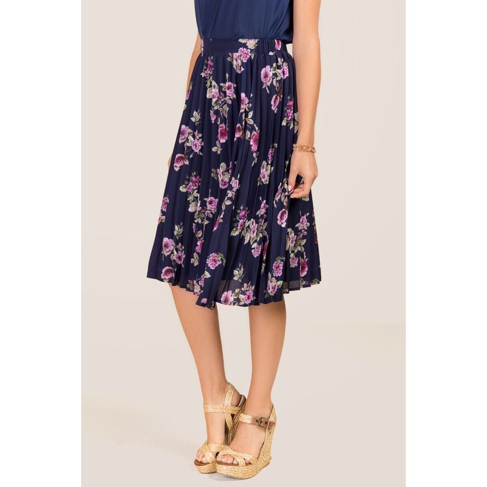 Francesca’s: Suzie Floral Pleated Midi Skirt